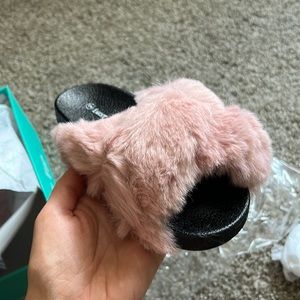 Lucky Top little girls slipper slide. Size 2 - New in box!